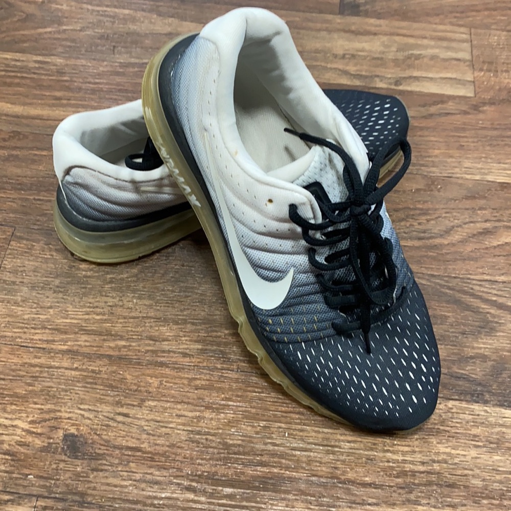 NILE AIR MAX SIZE 9.5